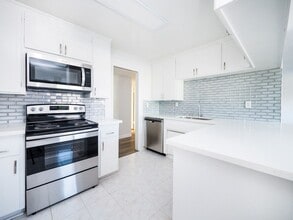 1641 Veteran Ave in Los Angeles, CA - Foto de edificio - Interior Photo