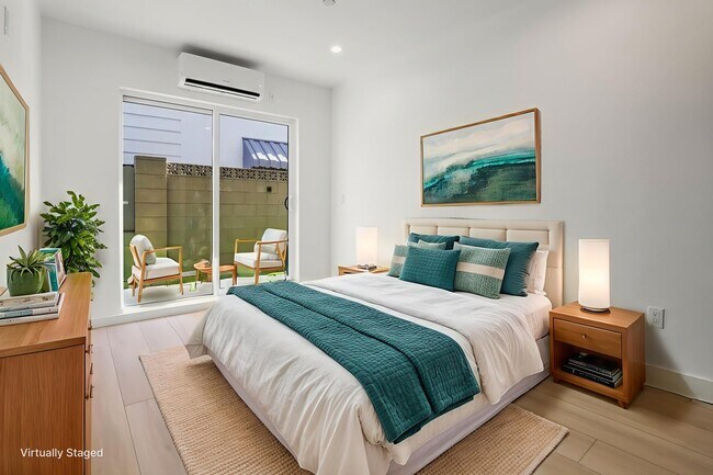 11004 Hortense St in North Hollywood, CA - Building Photo - Building Photo