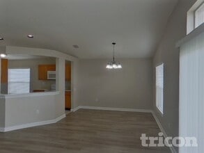 945 Ridge Haven Dr in Brandon, FL - Foto de edificio - Building Photo