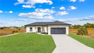 837 Colyer St E in Lehigh Acres, FL - Building Photo - Building Photo