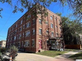 1630 H St, Unit B1 in Lincoln, NE - Building Photo