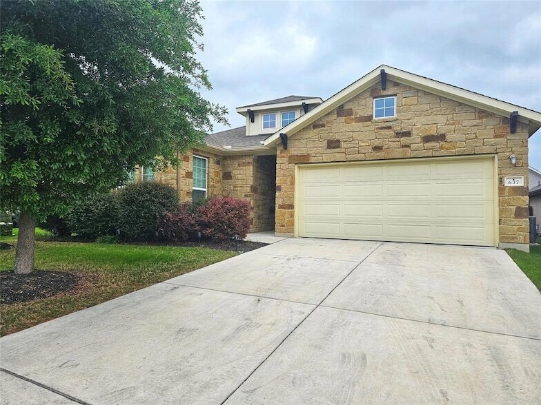 637 Palmilla St in Leander, TX - Foto de edificio