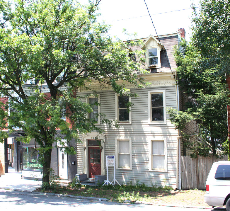 909 E Market St in York, PA - Building Photo