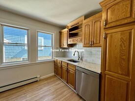 77 Fairfax St, Unit #1 Apartamentos