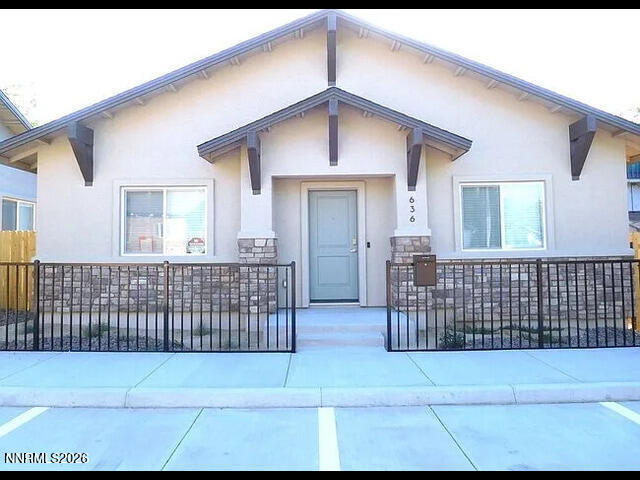 property at 636 W 9th St