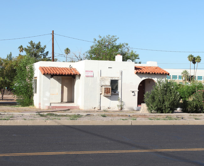 202-228 E 2nd Ave in Mesa, AZ - Building Photo - Building Photo