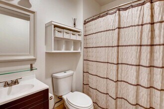 4742 281st Ave NE, Unit 1 in Redmond, WA - Foto de edificio - Building Photo