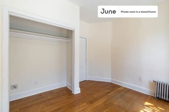 Private bedroom in 2 bed/1 bath Home in New York, NY - Building Photo - Building Photo
