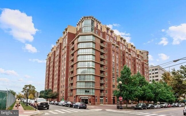 property at 1000 New Jersey Ave SE