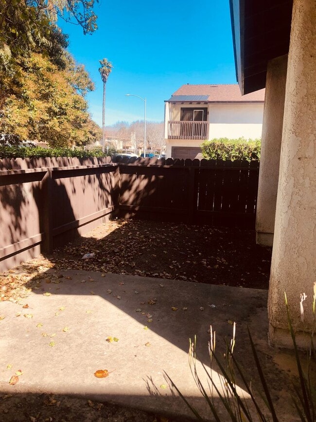 property at 1314 W Apricot Ave