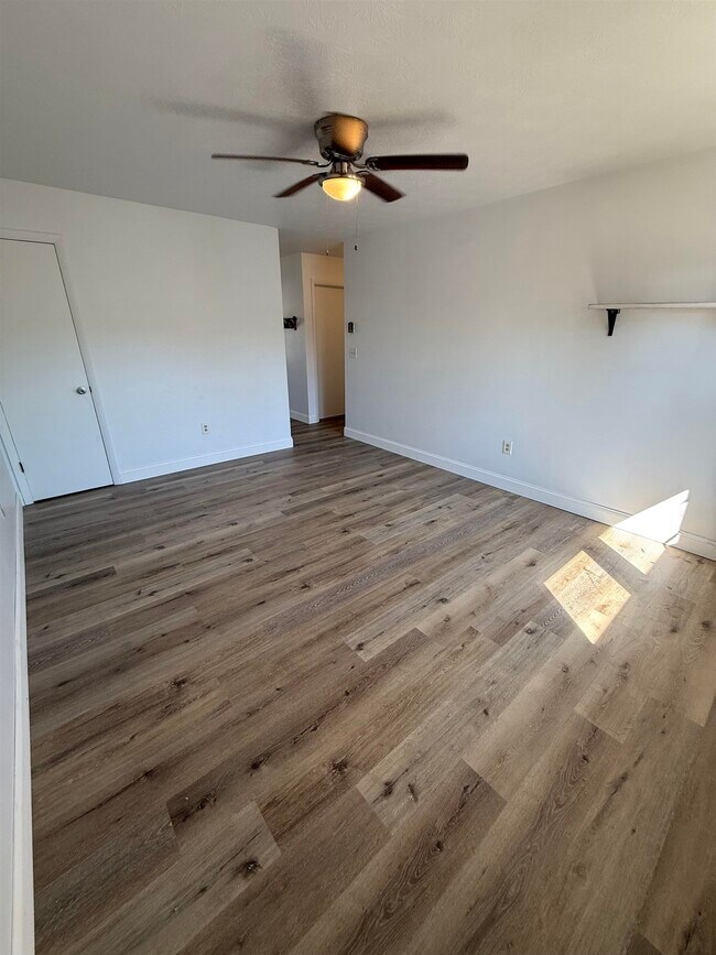 1045 Moore St in Harrisonburg, VA - Building Photo - Building Photo