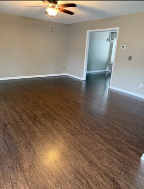 1703 Cypress Ct in La Grange, KY - Foto de edificio