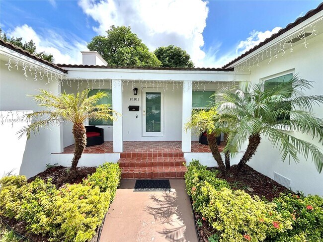 13101 NW Miami Ct in Miami, FL - Building Photo - Building Photo