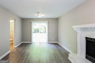 830 Durham Crossing in Stone Mountain, GA - Building Photo - Building Photo
