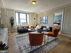 2031 Locust St in Philadelphia, PA - Building Photo