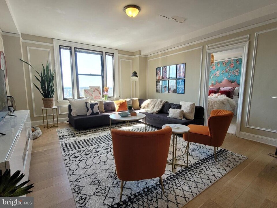 2031 Locust St in Philadelphia, PA - Foto de edificio