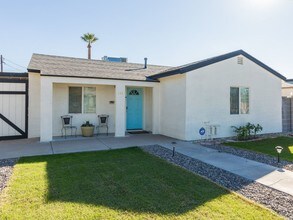 911 W Roma Ave in Phoenix, AZ - Building Photo - Building Photo