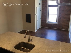 24 S 8th St-Unit -3A in Allentown, PA - Building Photo - Building Photo