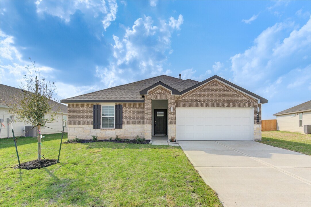 1806 Laguna Wy in Richmond, TX - Building Photo