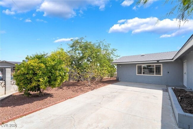 property at 3209 Kings Way