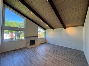 3417 Lodge Dr in Belmont, CA - Building Photo - Building Photo