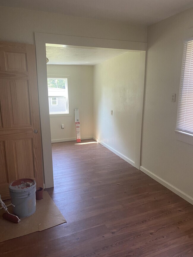 313 E College St in Carbondale, IL - Building Photo - Building Photo