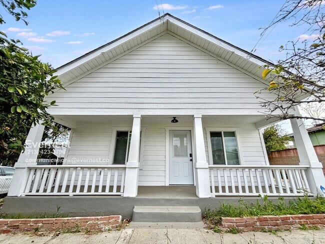 3046 Guirado St in Los Angeles, CA - Building Photo - Building Photo