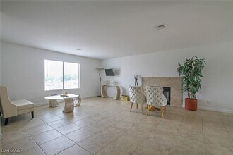 396 Dooley Dr in Henderson, NV - Building Photo - Building Photo