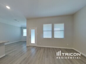 714 Barbary Ln in Royse City, TX - Foto de edificio - Building Photo