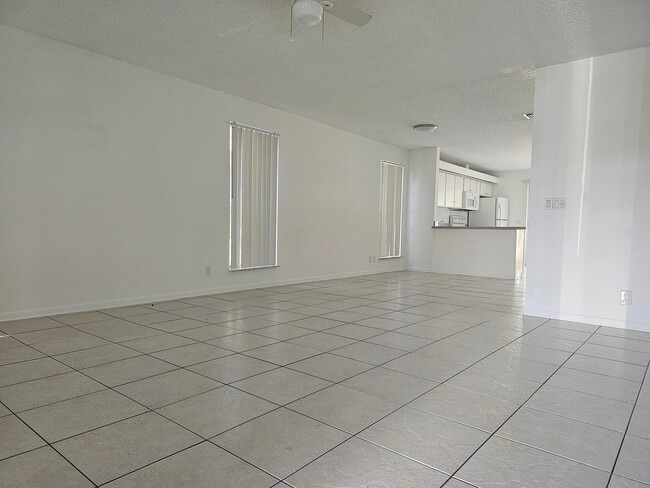 4635 Orleans A Ct in West Palm Beach, FL - Building Photo - Building Photo