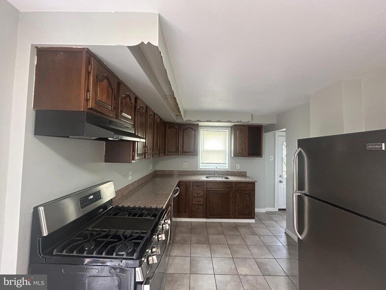 1625-1627 Rhawn St in Philadelphia, PA - Building Photo