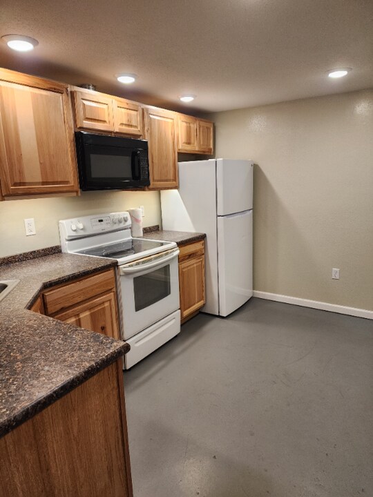 614 N 14th St-Unit -B in Livingston, MT - Building Photo