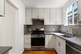 3 Winchester Pl in Burlingame, CA - Building Photo - Building Photo