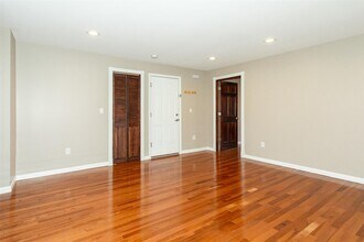 204 Mill St in Poughkeepsie, NY - Building Photo - Building Photo