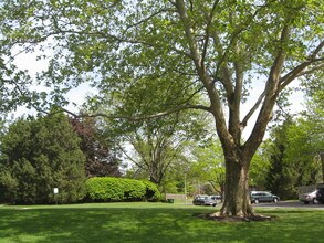 Mackenzie Village Apartments in Columbus, OH - Foto de edificio - Building Photo