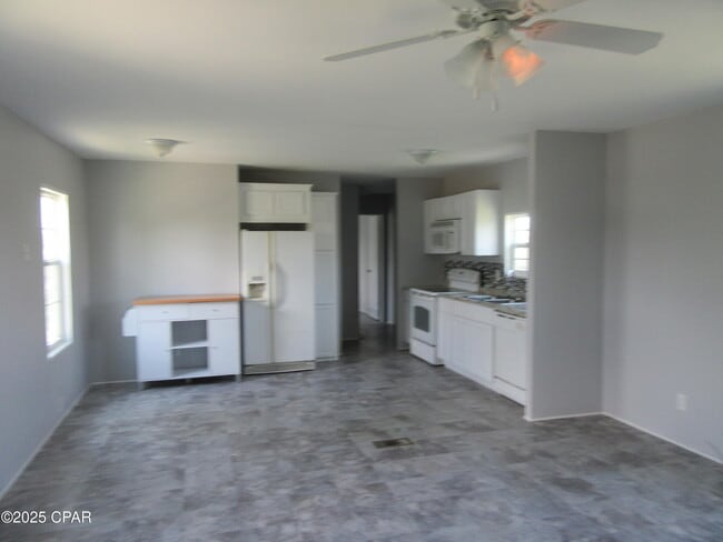 7506 Harvey St in Panama City, FL - Building Photo - Building Photo