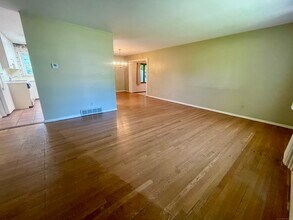 97 Pepperidge Cir in Fairfield, CT - Building Photo - Building Photo