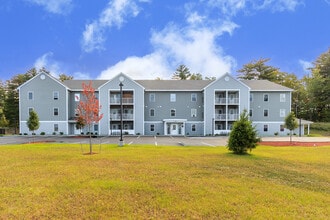 Province Street Apartments in Laconia, NH - Foto de edificio - Building Photo