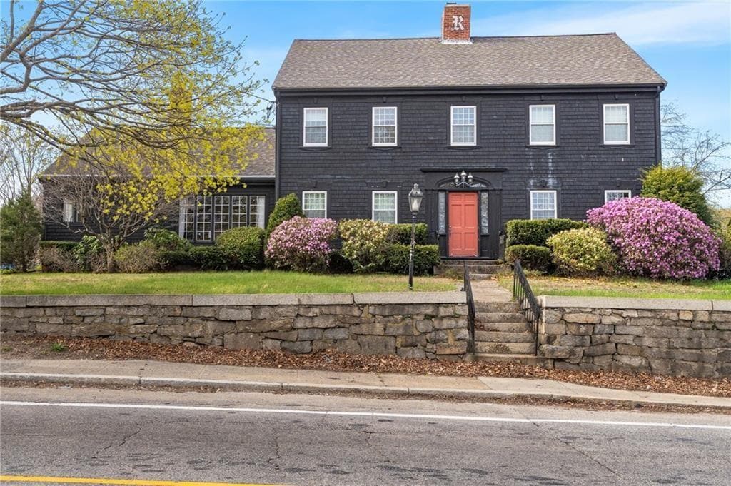 1 Sayles Hill Rd in Lincoln, RI - Foto de edificio