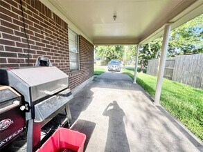4021 Avenue Q 1/2 in Santa Fe, TX - Building Photo - Building Photo
