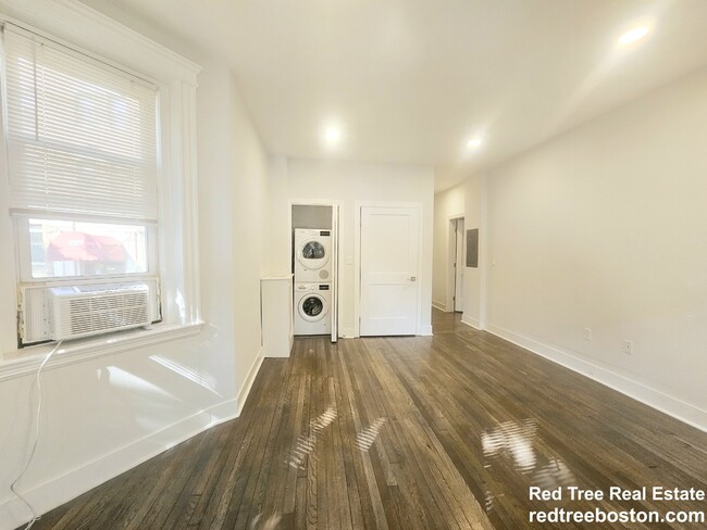 207 Park Dr, Unit 1 in Boston, MA - Building Photo - Building Photo