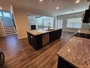 436 Orchard Grove Ln in Elgin, SC - Foto de edificio - Building Photo