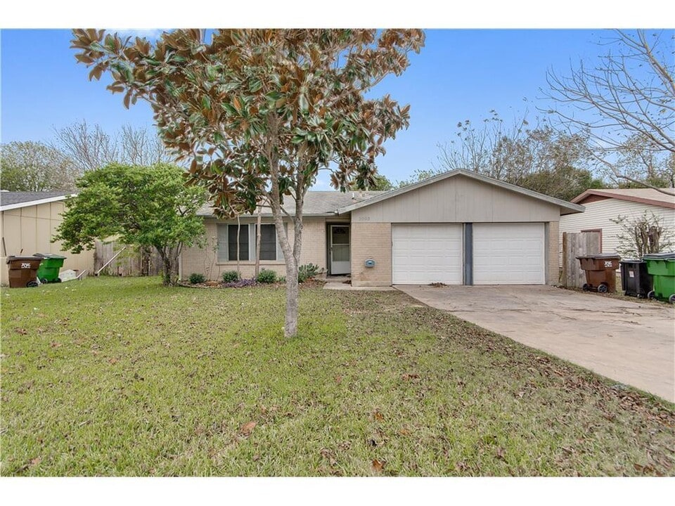 2003 Heathwood Cir in Round Rock, TX - Building Photo