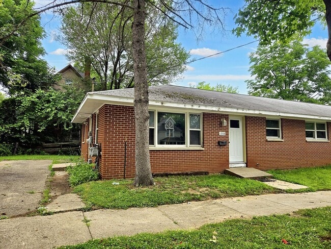 property at 1204-1208 Forbes St