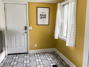 1012 Englewood Ave in St. Paul, MN - Foto de edificio - Building Photo