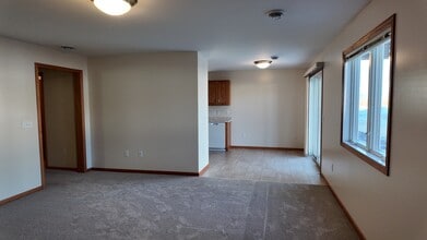 1916 Haughton Ave in North Mankato, MN - Building Photo - Building Photo