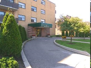 East Briar Towers in Toronto, ON - Building Photo - Building Photo