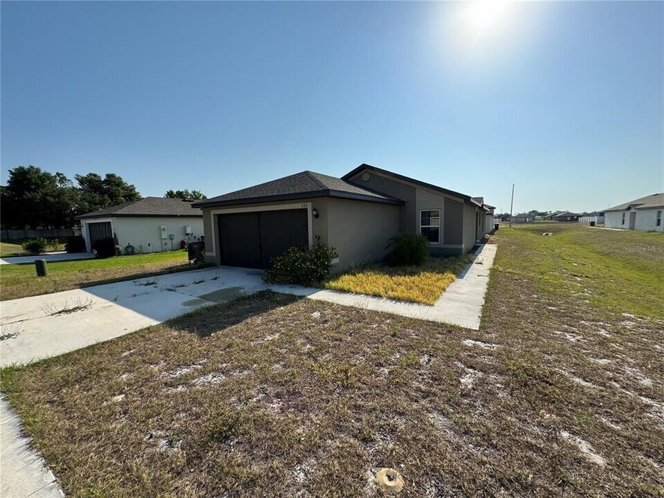 233 Kensington View Blvd in Winter Haven, FL - Building Photo