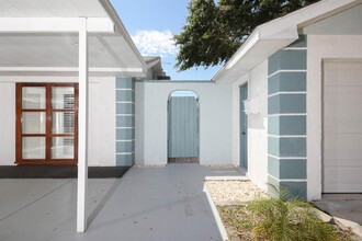 1000 Gantt Ave in Sarasota, FL - Building Photo - Building Photo