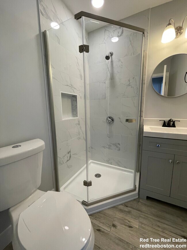 17 Grant St, Unit 2 in Somerville, MA - Building Photo - Building Photo